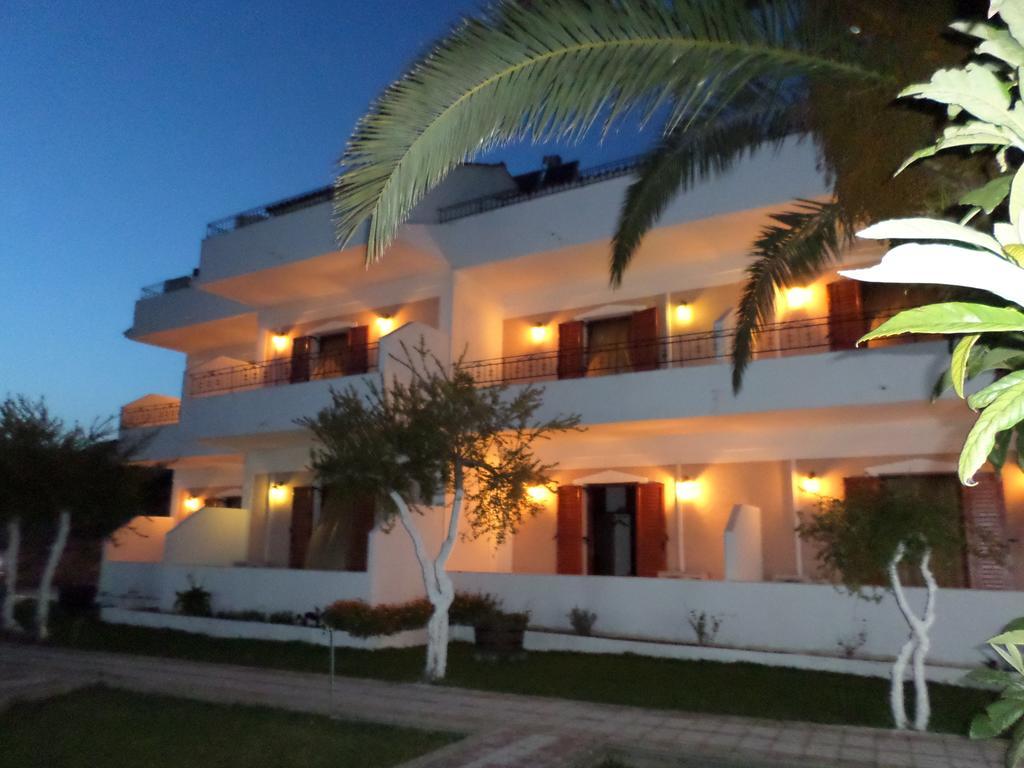 Ocean Front Studios 77 Lourdata  Phòng bức ảnh