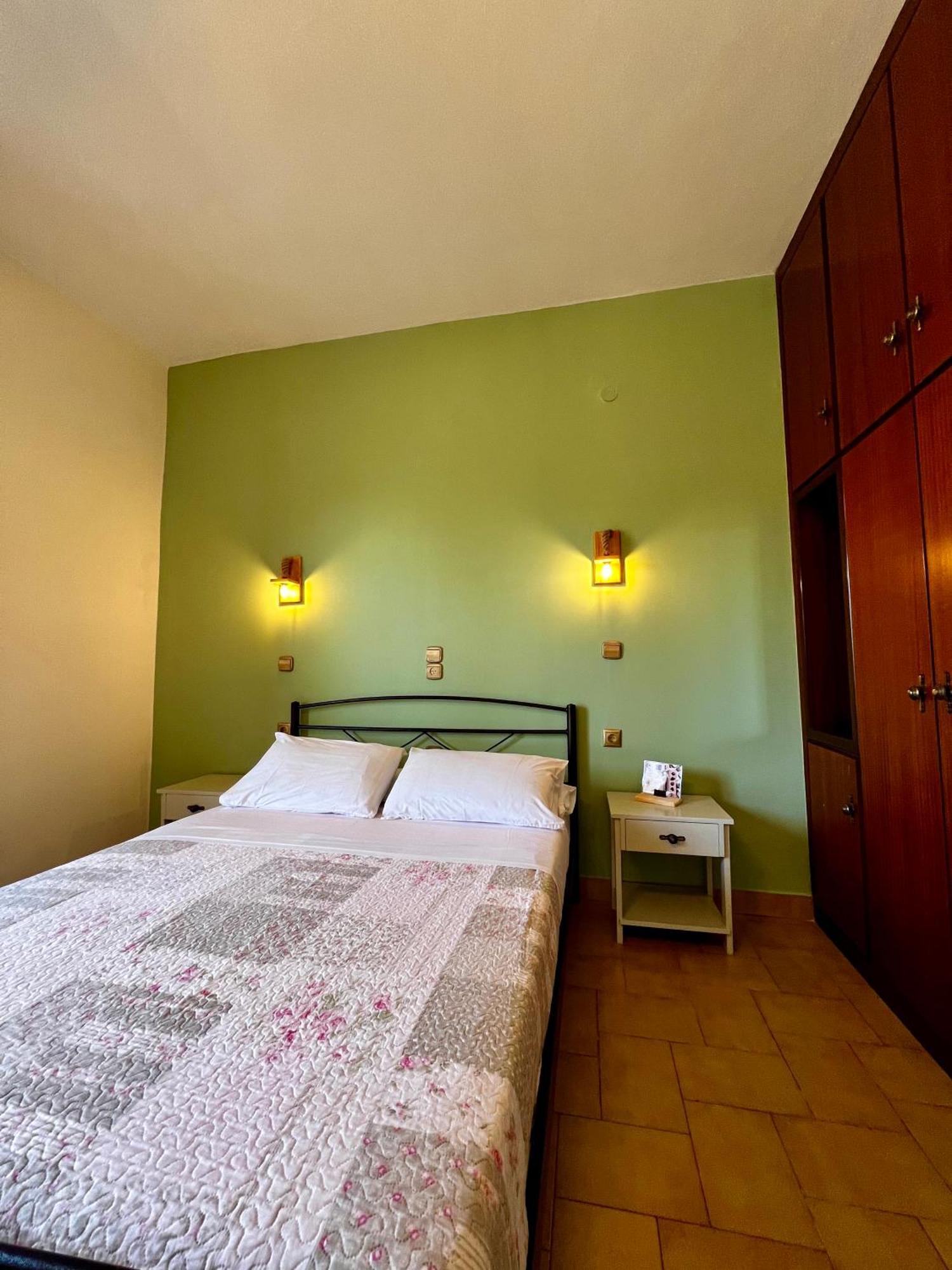 Ocean Front Studios 77 Lourdata  Phòng bức ảnh